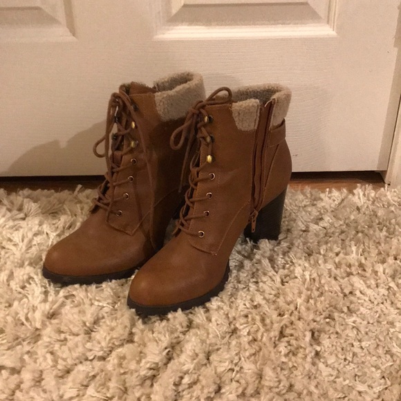 Lined boots - Picture 2 of 2